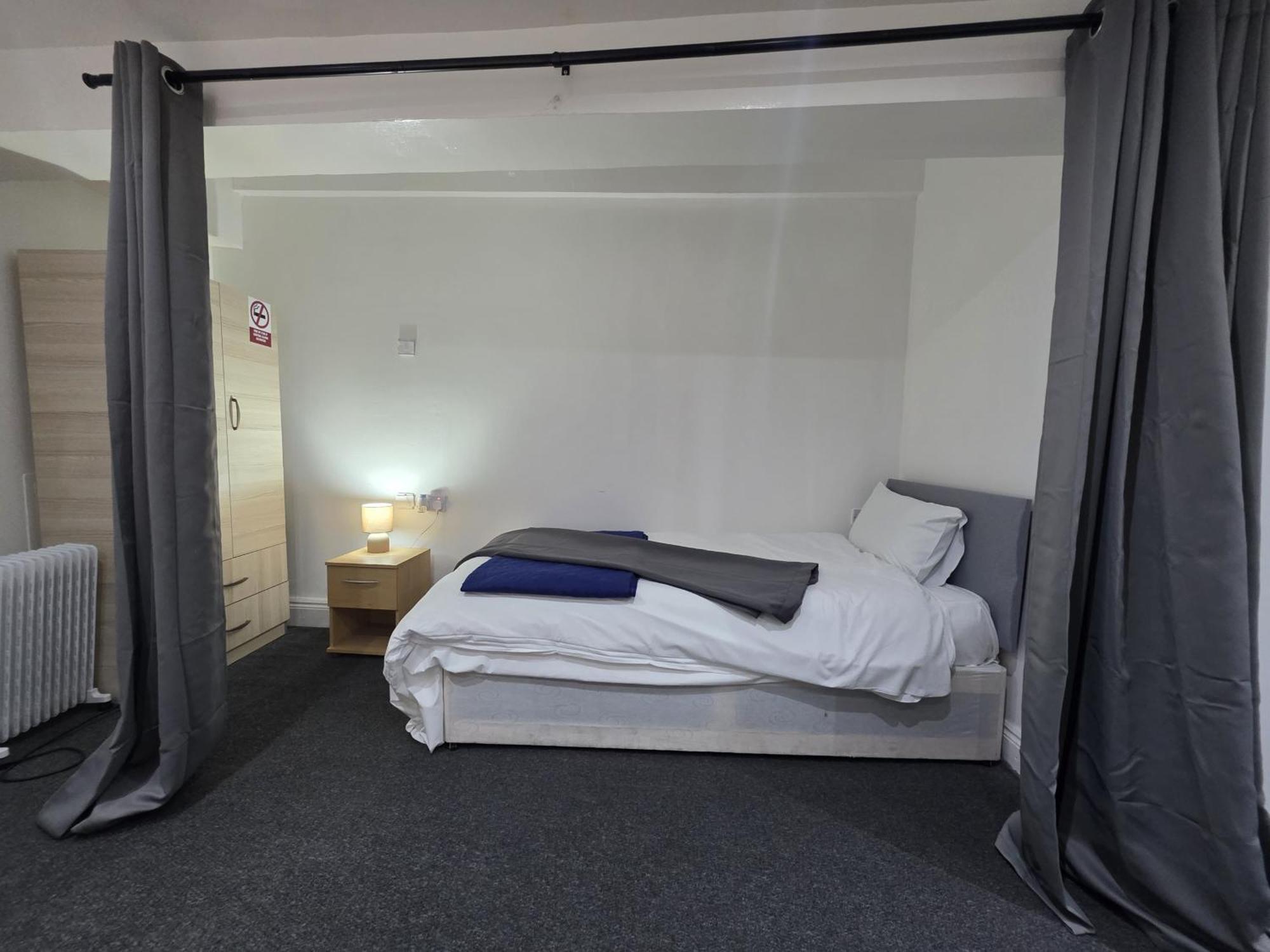 Spacious 3-bedroom Near Stratford, 1 Minute From Train Station Londra