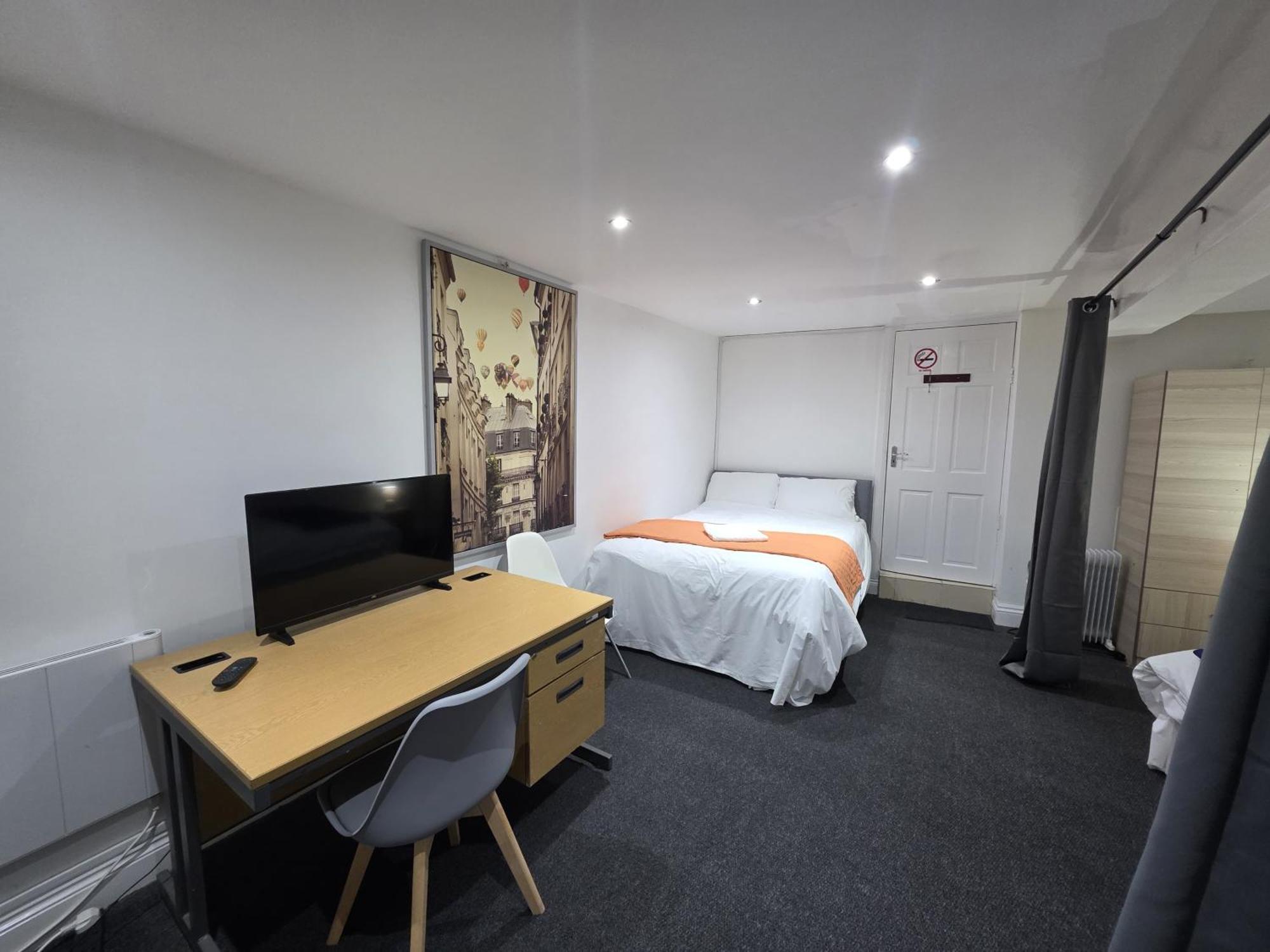 Spacious 3-bedroom Near Stratford, 1 Minute From Train Station Appartamento *
