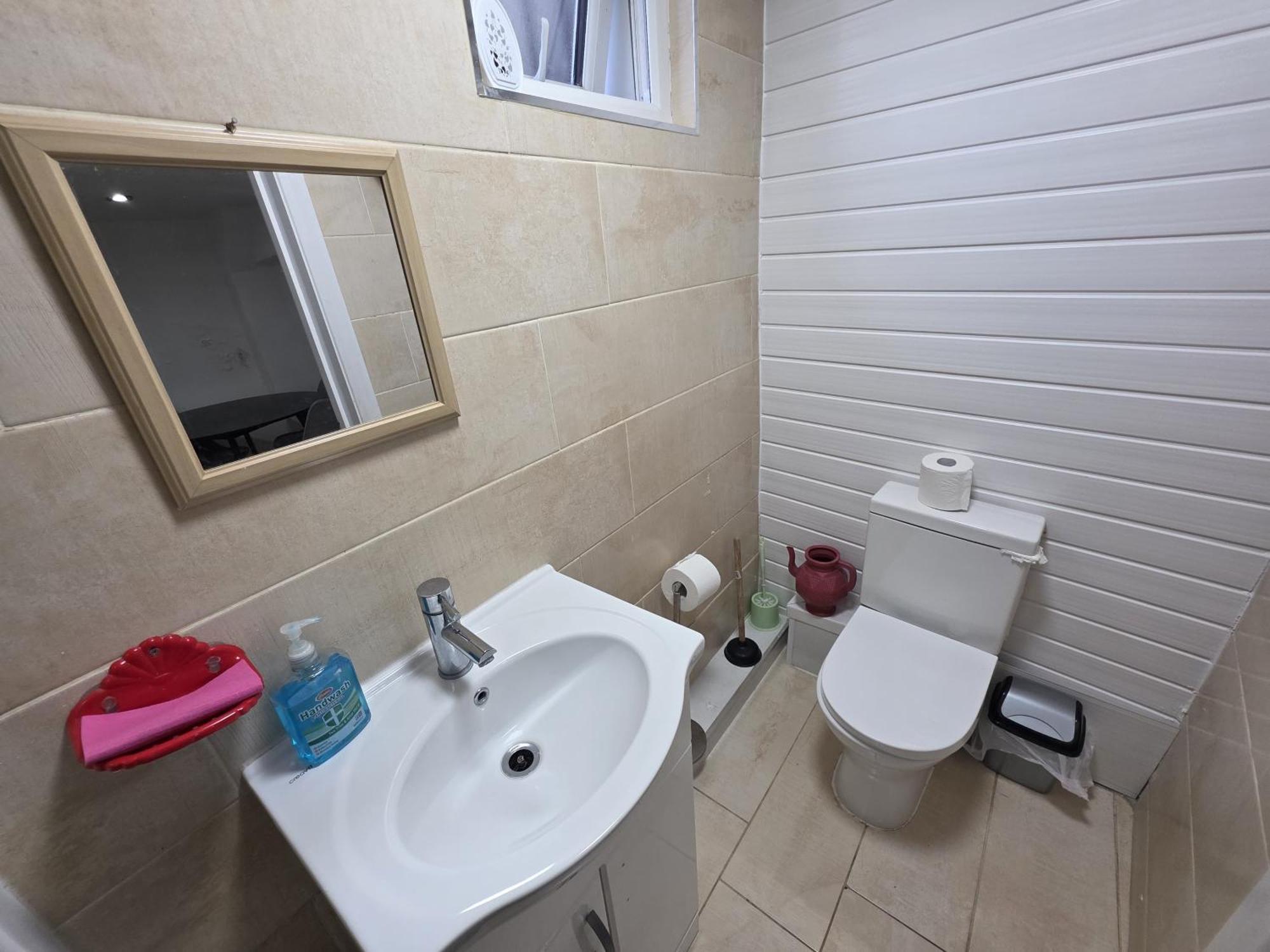 Appartamento Spacious 3-bedroom Near Stratford, 1 Minute From Train Station Londra